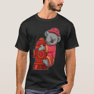 Camiseta Koala como Bombeiro com Hidrante de Fogo