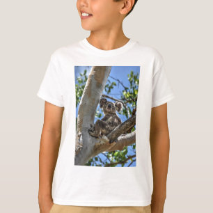 CAMISETA KOALA EM EFEITOS DA ARTE DE AUSTRÁLIA DA ÁRVORE