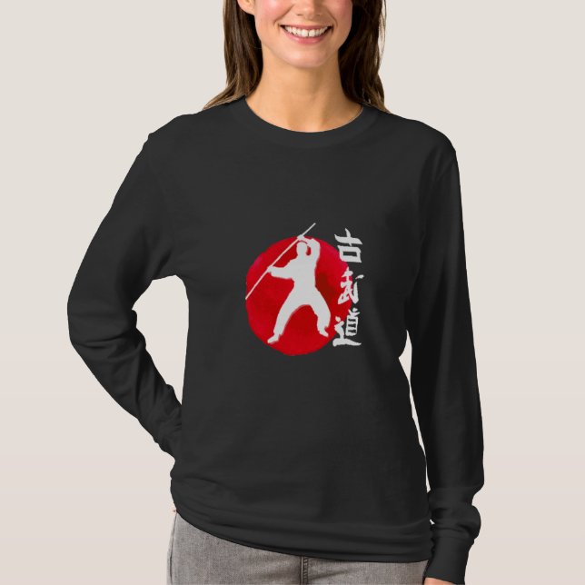 Camiseta Kobudo Artes Marciais Japão Combatendo Design (Frente)