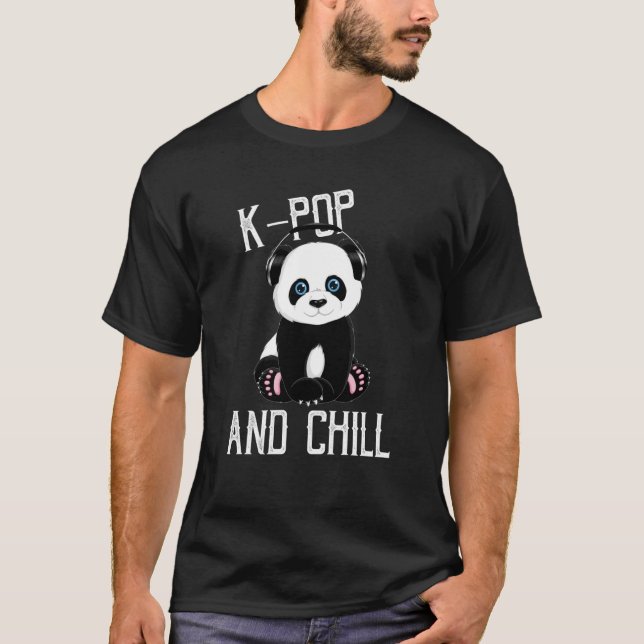 Camiseta Kpop and Chill Cute Panda Graphic (Frente)