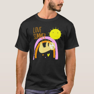 Camiseta Lã Bonita Segurando Em Um Arco-Íris, Corações Ador