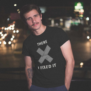 Camiseta Lá. Eu fixei-o