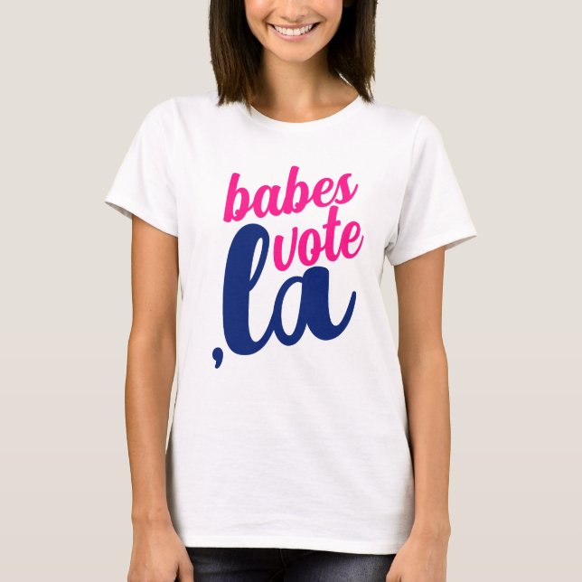 Camiseta ,la Kamala bebês votam texto azul rosa-quente (Frente)