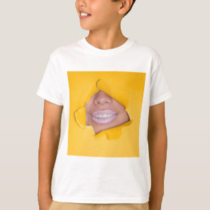 Camiseta Lábios de rosto sorri amarelo