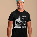 Camiseta Laboratório de Microscópio Biológico Funny<br><div class="desc">Biólogo Funny Biology Microscope Laboratory diz</div>