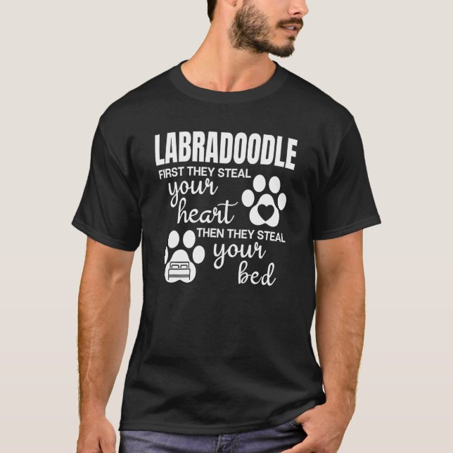 Camiseta Labradoodle Oferece Cota Cão Pata Povoada Impressã (Frente)