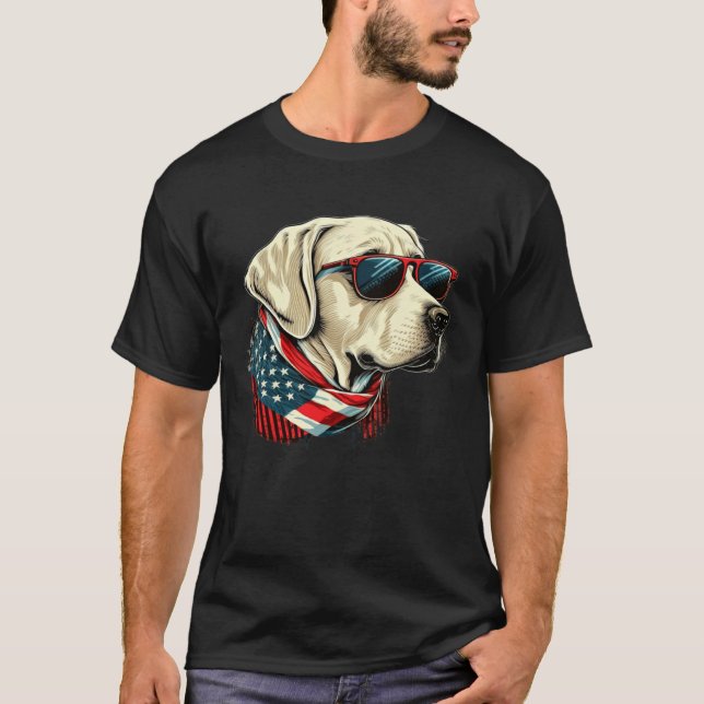 Camiseta Labrador Amarelo nos óculos escuros e bandeira A 4 (Frente)