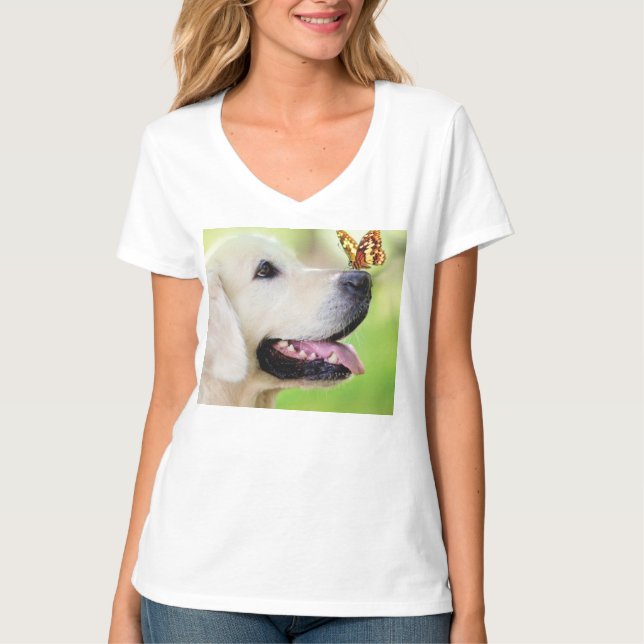 Camiseta Labrador And Butterfly Throw Pillow (Frente)
