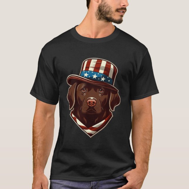 Camiseta Labrador Chocolate Com Chapéu Americano Dos EUA  1 (Frente)