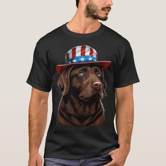 Camiseta Labrador Chocolate Com Chapéu Dos EUA Americano (Frente)