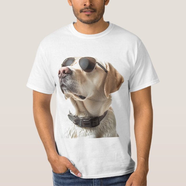 Camiseta Labrador com óculos de sol (Frente)