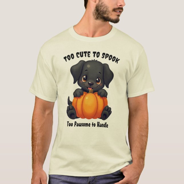 Camiseta Labrador segurando uma abóbora, halloween (Frente)