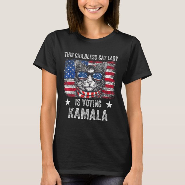 Camiseta Lady Gato Sem Filhos Está Votando Kamala Harris 20 (Frente)