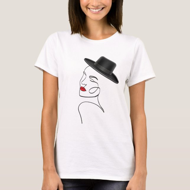Camiseta Lady in Black Hat com Lábios vermelhos (Frente)
