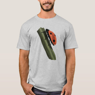 Camiseta Ladybug Bonito Em Um Limbo De Árvore