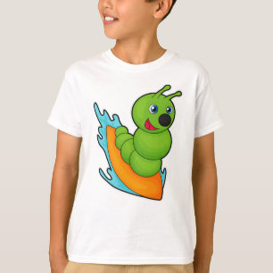 Camiseta Lagarta como Surfista com Prancha de Surfe