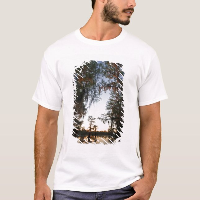 Camiseta Lago Caddo ao nascer do sol (Frente)