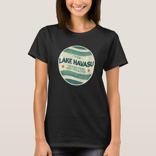 Camiseta Lago Havasu Shark Free e Unsalgada acampando Arizo (Frente)