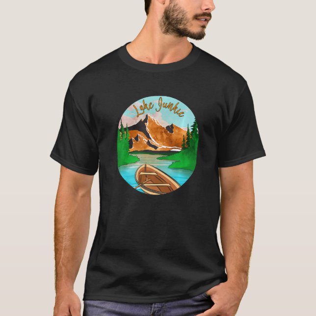 Camiseta Lago Junkie Retro Mountain River Camper Grap (Frente)