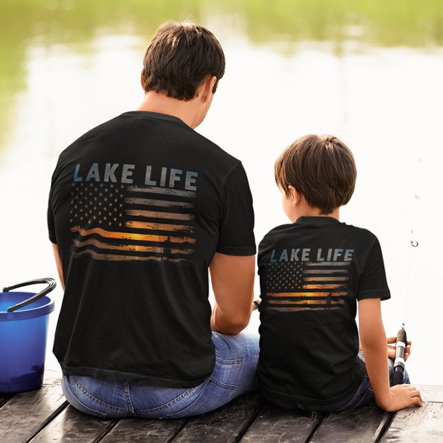 Camiseta Lago Life Pescador Sunset American Flag (Criador carregado)