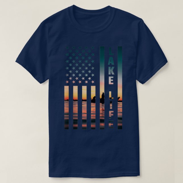 Camiseta Lago Life Pescador Sunset American Flag Bass Fish (Frente do Design)