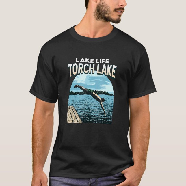 Camiseta Lago Life Torch Natação em Michigan Swimmer Swi (Frente)