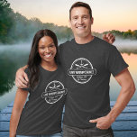Camiseta Lago Winnipesaukee NH cidade personalizada, nome,<br><div class="desc">O lago Winnipesaukee, o design de âncora náutica de New Hampshire é personalizado com a sua cidade (como Moultonborough, Wolfeboro, Meredith, Alton, Gilford, Weirs Beach, etc.) e o seu nome (ou apagar). Este design de retrô, estilo vintage, apresenta um círculo branco, âncora, pás crocadas e uma faixa em negrito que...</div>