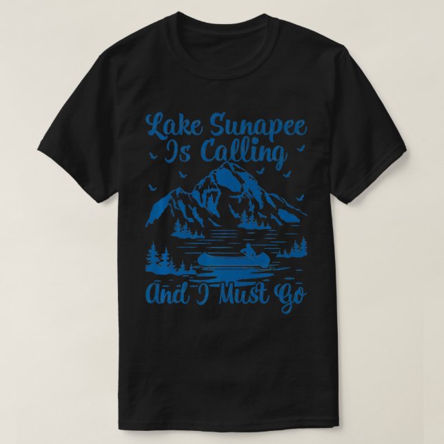 Camiseta Lake Sunapee Is Calling And I Must Go Sunapee Lake (Frente do Design)