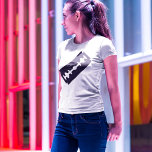 Camiseta Lâmina nítida<br><div class="desc">Todos os dias ou todas as semanas, cortamos ou barbeamos usando lâminas. É na verdade uma ferramenta motivacional, então não vamos dar nenhum peso a ela. Você entenderá se comparar o modo de vida de uma pessoa a um par de lâminas de barbear. A vida sempre nos testará de muitas...</div>
