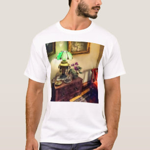 Camiseta Lâmpada de Cozy Parlor com Flor