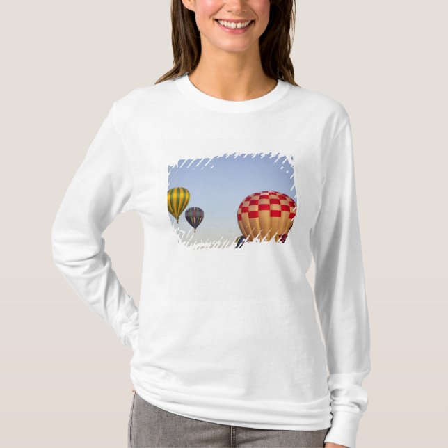Camiseta Lançando balões de ar quente (Frente)
