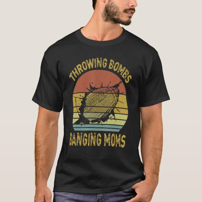 Camiseta Lançando Bombas Fodendo Mães   Futebol (Frente)
