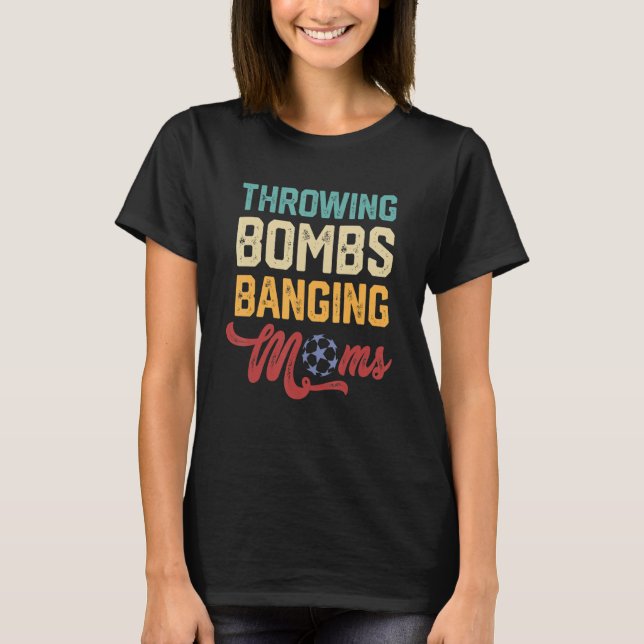 Camiseta Lançando Bombas Fodendo Mães  Futebol 2 (Frente)
