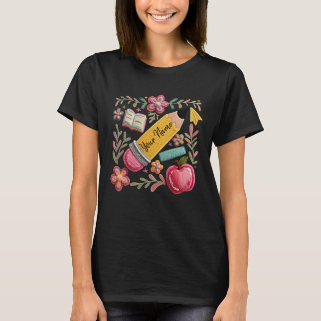 Camiseta Lápis com Textura de Fio de Malha Falso Nome Perso (Frente)