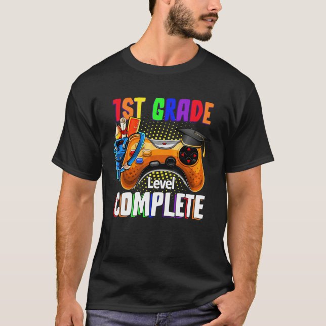 Camiseta Last Day Of School 1st Grade Level Complete Gradua (Frente)