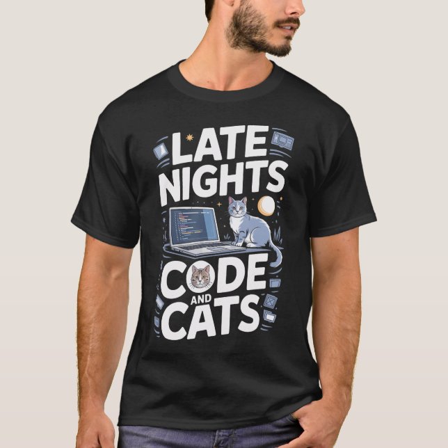 Camiseta Late Nights Code And Cats Programmer Cat (Frente)