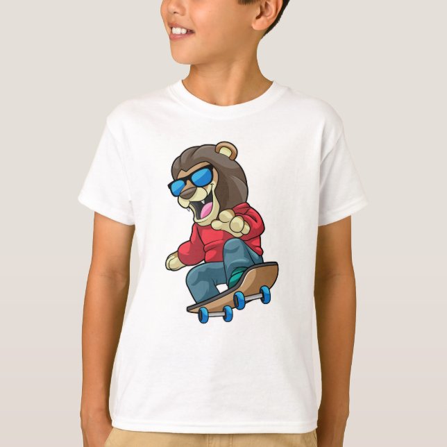 Camiseta Leão como Patinador com skate (Frente)
