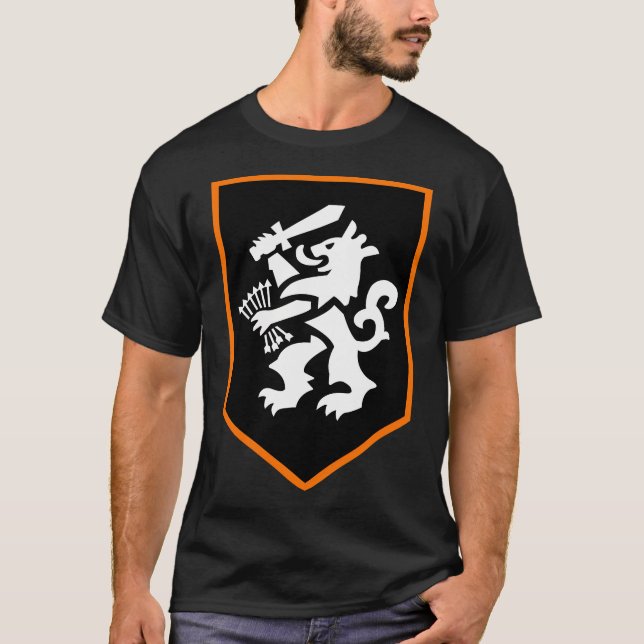Camiseta Leão Holandês. Cor de Laranja. (Frente)