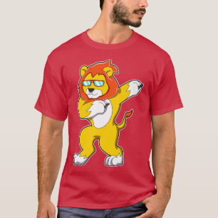 Camiseta Leão na dança de salto de anca