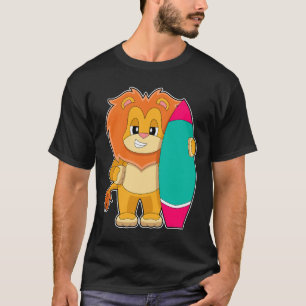 Camiseta Leão Surfando Prancha de Surfe Verão
