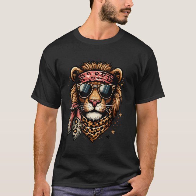 Camiseta Leão Usando Cachecol de Leopardo Animal Usando Ócu (Frente)
