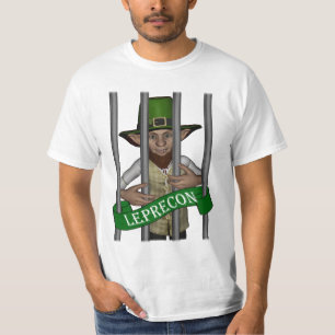 Camiseta Lêdua verde-branca atrás de bares