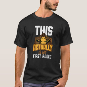 Camiseta Legal Este É Meu Primeiro Rodeio Cowbo Engraça