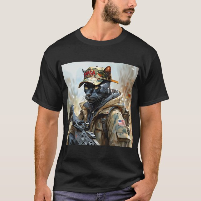 Camiseta Legal Gato de MAGA com Arma e Camuflagem Negra (Frente)