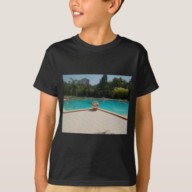 Camiseta Legal Hakuna Matata Piscina Lado Eu amo Minha Famí (Frente)