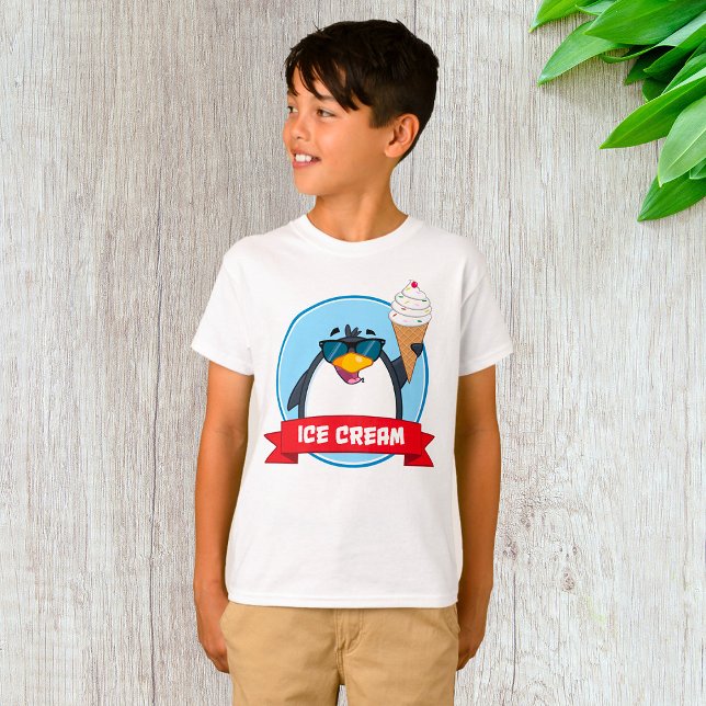 Camiseta Legal Penguin Holding Sorvete (Criador carregado)