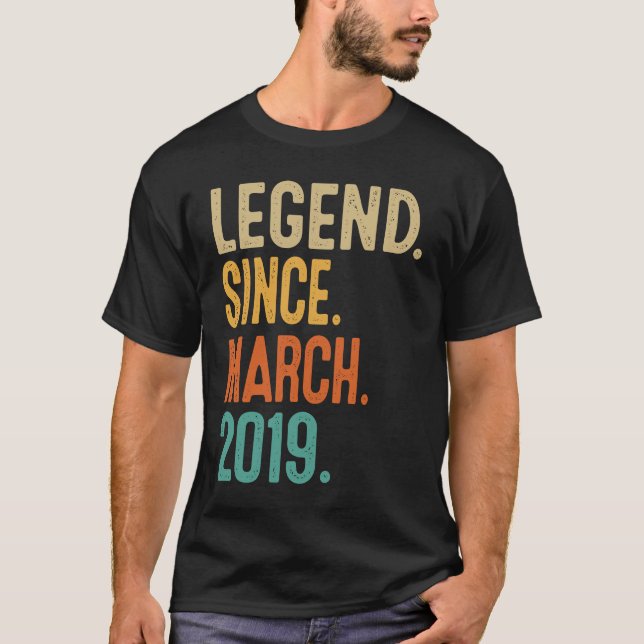 Camiseta Legenda de 4 anos desde março de 2019 (Frente)