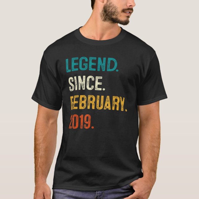 Camiseta Legenda De Presente De 4 Anos Desde Fevereiro De 2 (Frente)