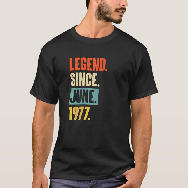 Camiseta Legenda desde junho de 1977 45 anos 45 anos (Frente)