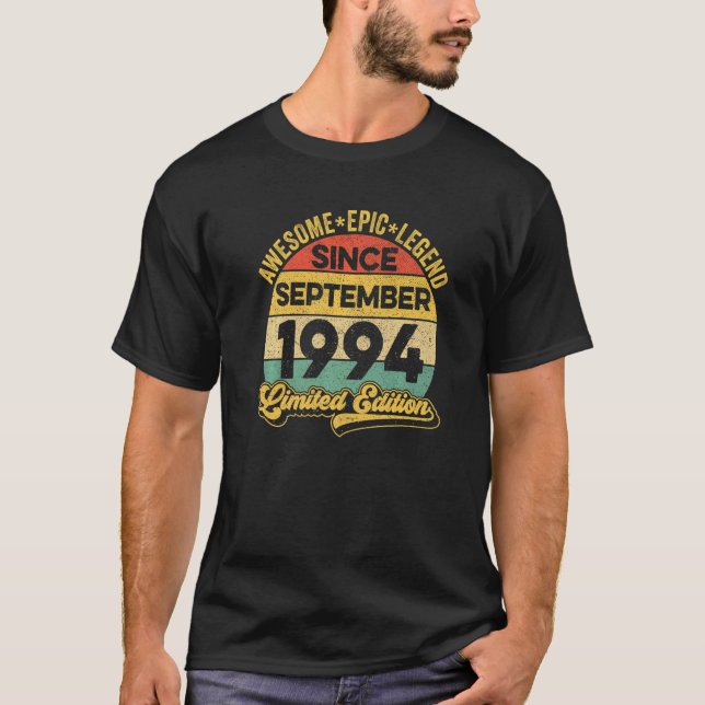 Camiseta Legenda Incrível Desde setembro de 1994 28º Aniver (Frente)